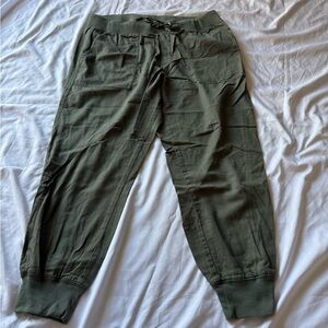 Women’s Olive Jogger Pants